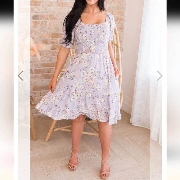 Calista lilac floral A-line knee-length puff sleeve dress, pockets,rayon, sz L. - Picture 9 of 16